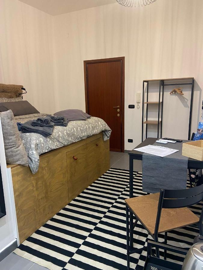 Via Calefati Land Lägenhet Bari Exteriör bild