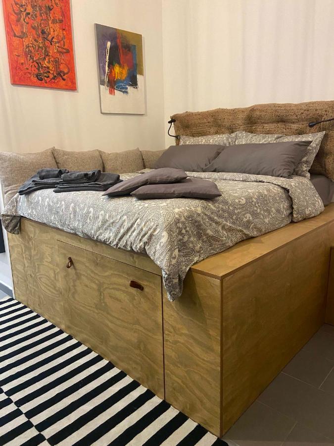 Via Calefati Land Lägenhet Bari Exteriör bild