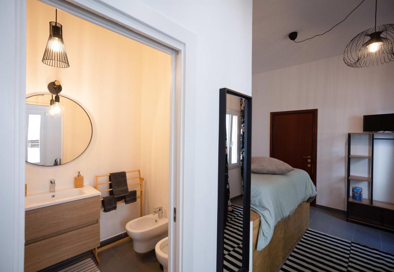 Via Calefati Land Lägenhet Bari Exteriör bild